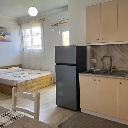 Kristi & Mari 招待所 3*