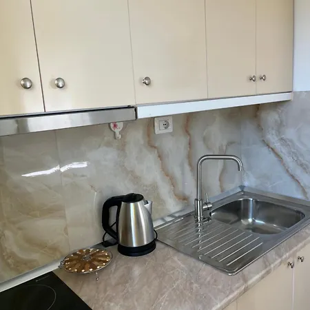 招待所 Kristi & Mari 3*