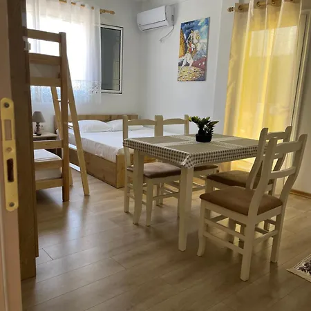 Kristi & Mari Guest house *